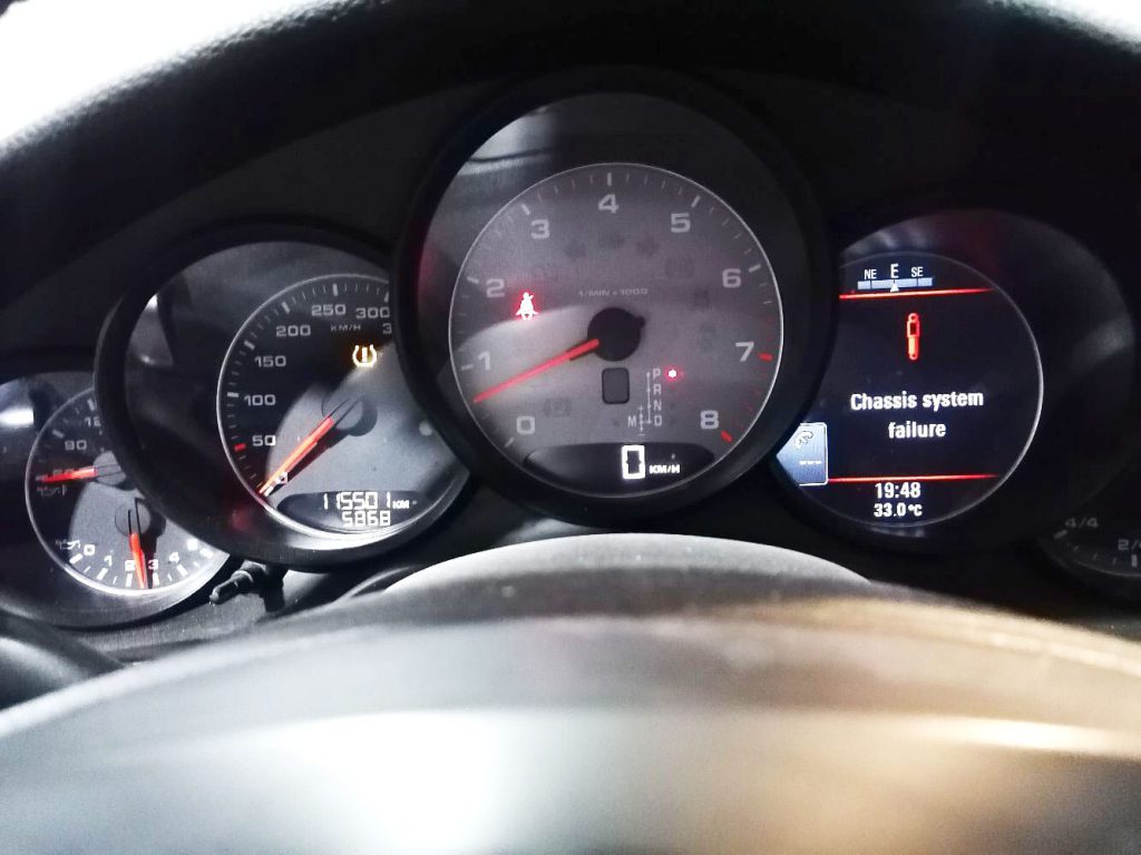 خطا و ارور پورشه chassis system failure