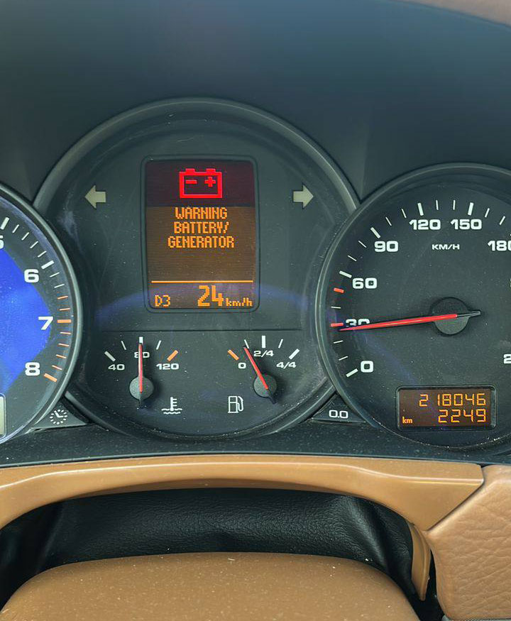 2024-06-01-15.47.42 Warning Battery خطای در پورشهGenerator