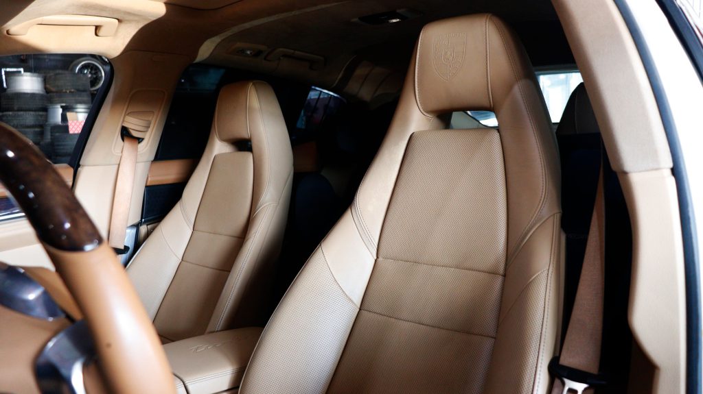 داخل پورشه پانامرا بررسی تخصصی پورشه پانامرا