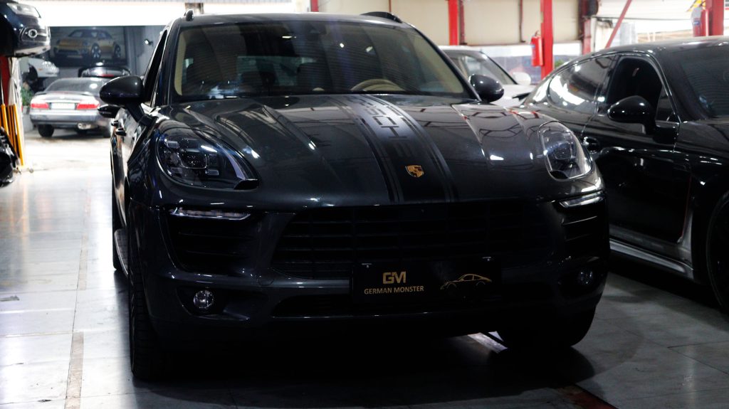 تعویض کمک فنر پورشه ماکان