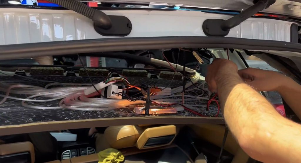 تعویض سقف پورشه کاین