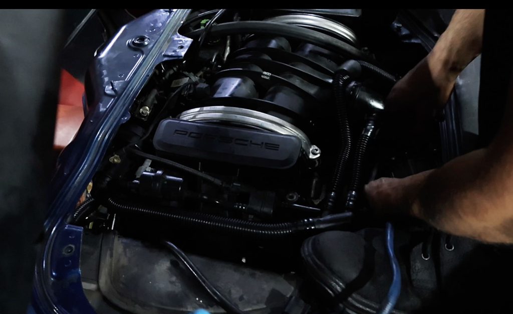 تعویض کمپرسور کولر پورشه باکستر