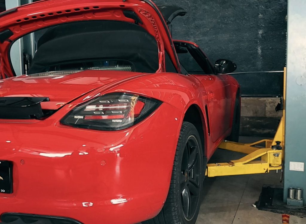 نکات مهم و مراحل تعویض پمپ روغن پورشه باکستر