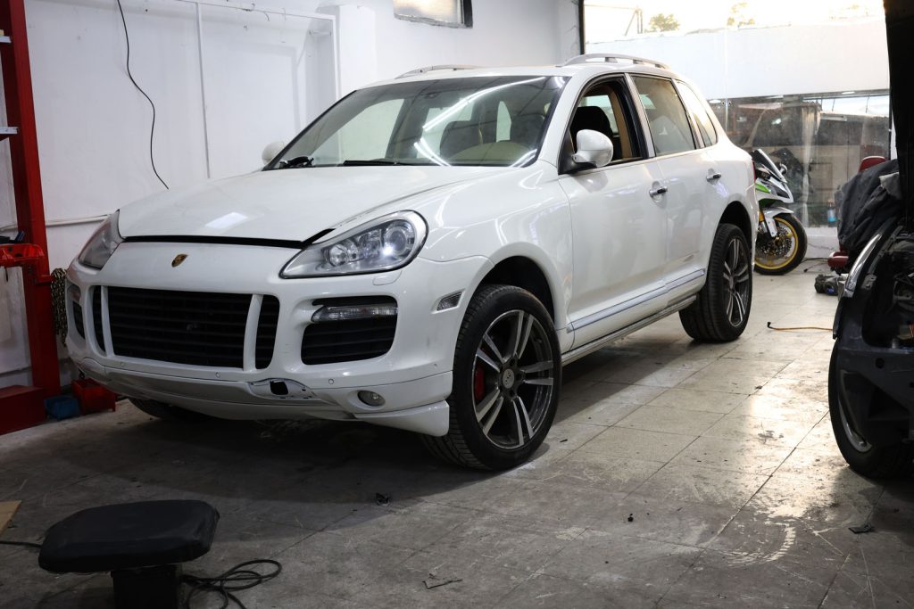 مراحل بازسازی پورشه اتاق قدیم