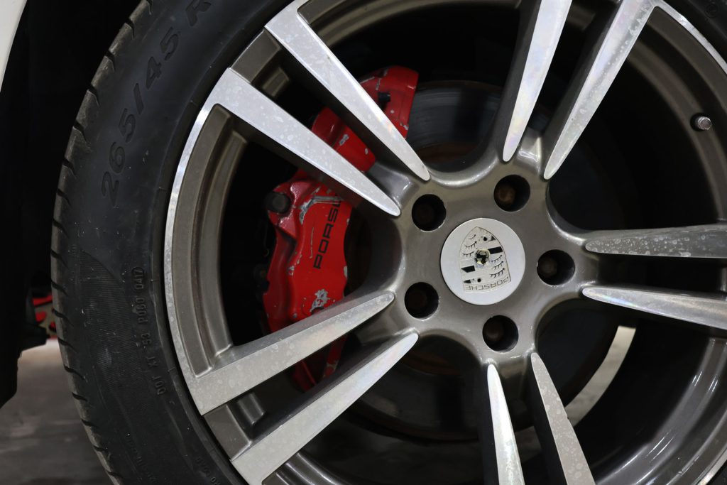 سیستم ترمز پورشه کاین