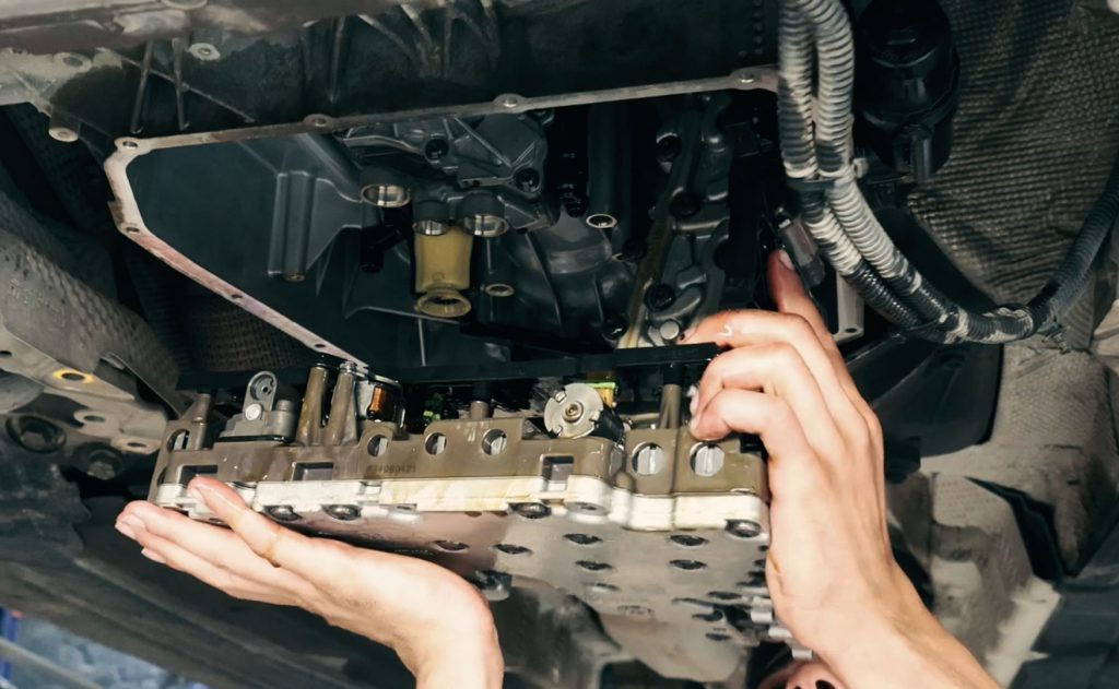 نصب ساعت گیربکس روی پورشه ماکان