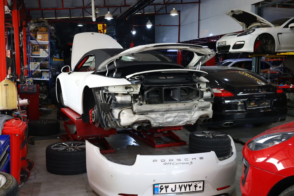 IMG_3921 انجام سرویس دوره ای پورشه ۹۱۱