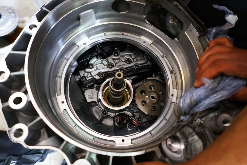 آموزش تعویض دبل کلاچ پورشه ماکان