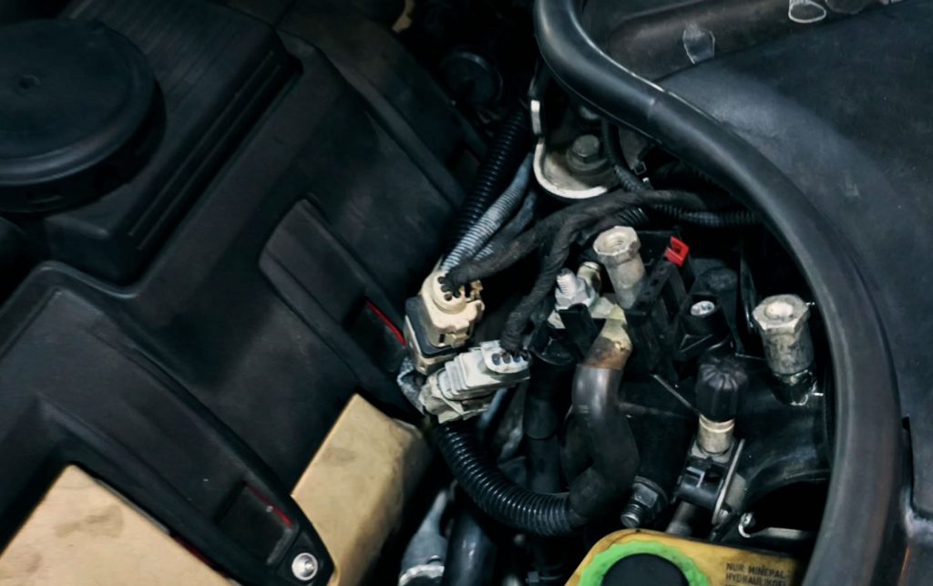 روشن کردن پورشه پانامرا زمانی که باتری خوابیده