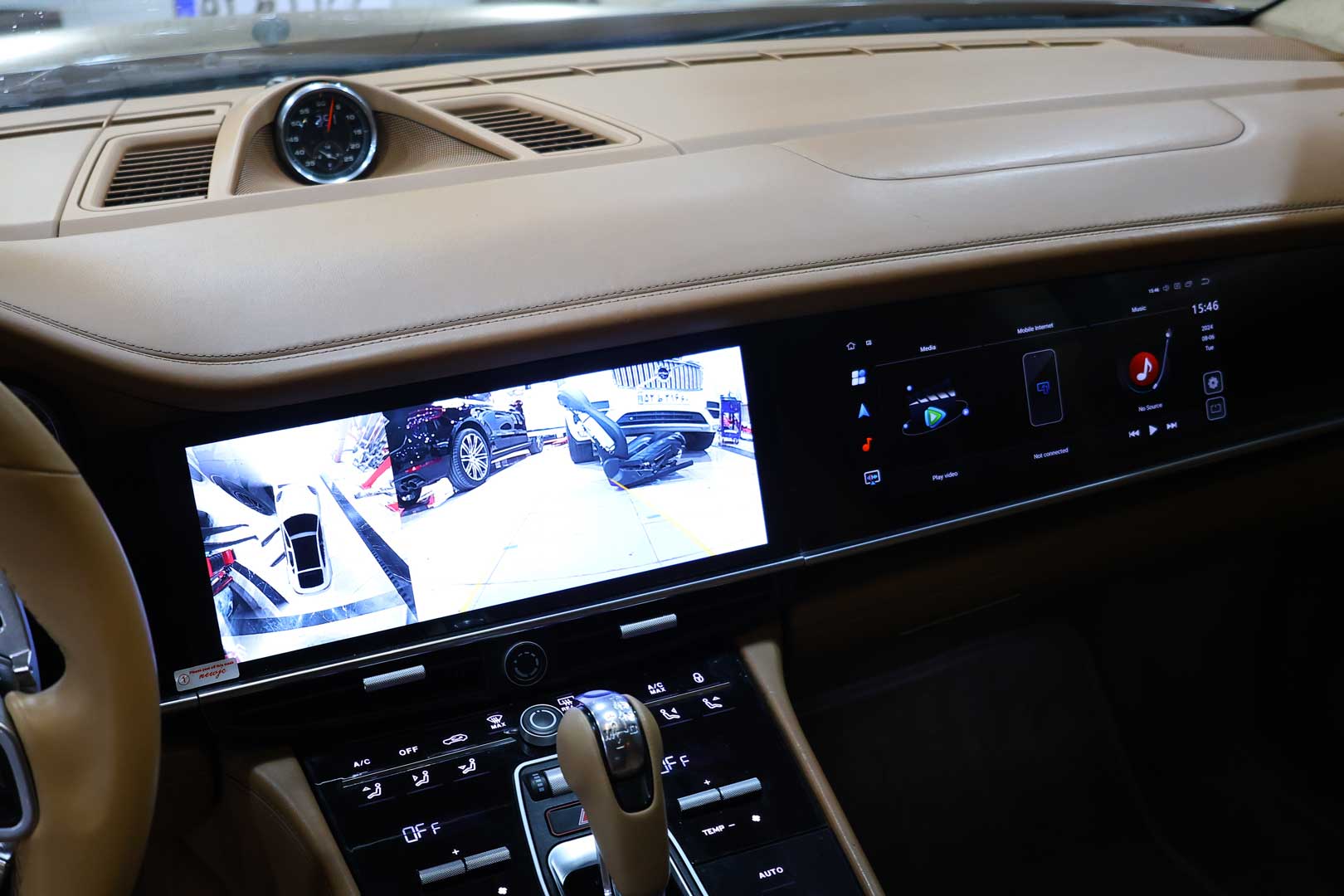 مانیتور پورشه پانامرا مدل 2022