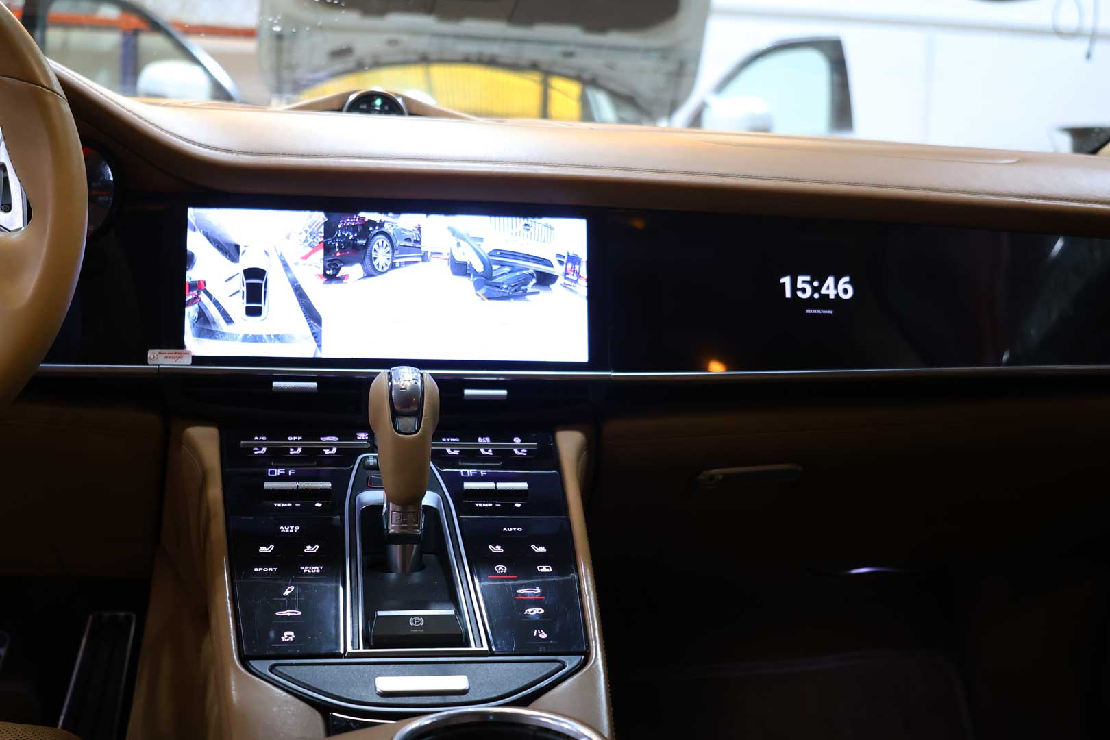 مانیتور دو تکه پورشه پانامرا مدل 2022