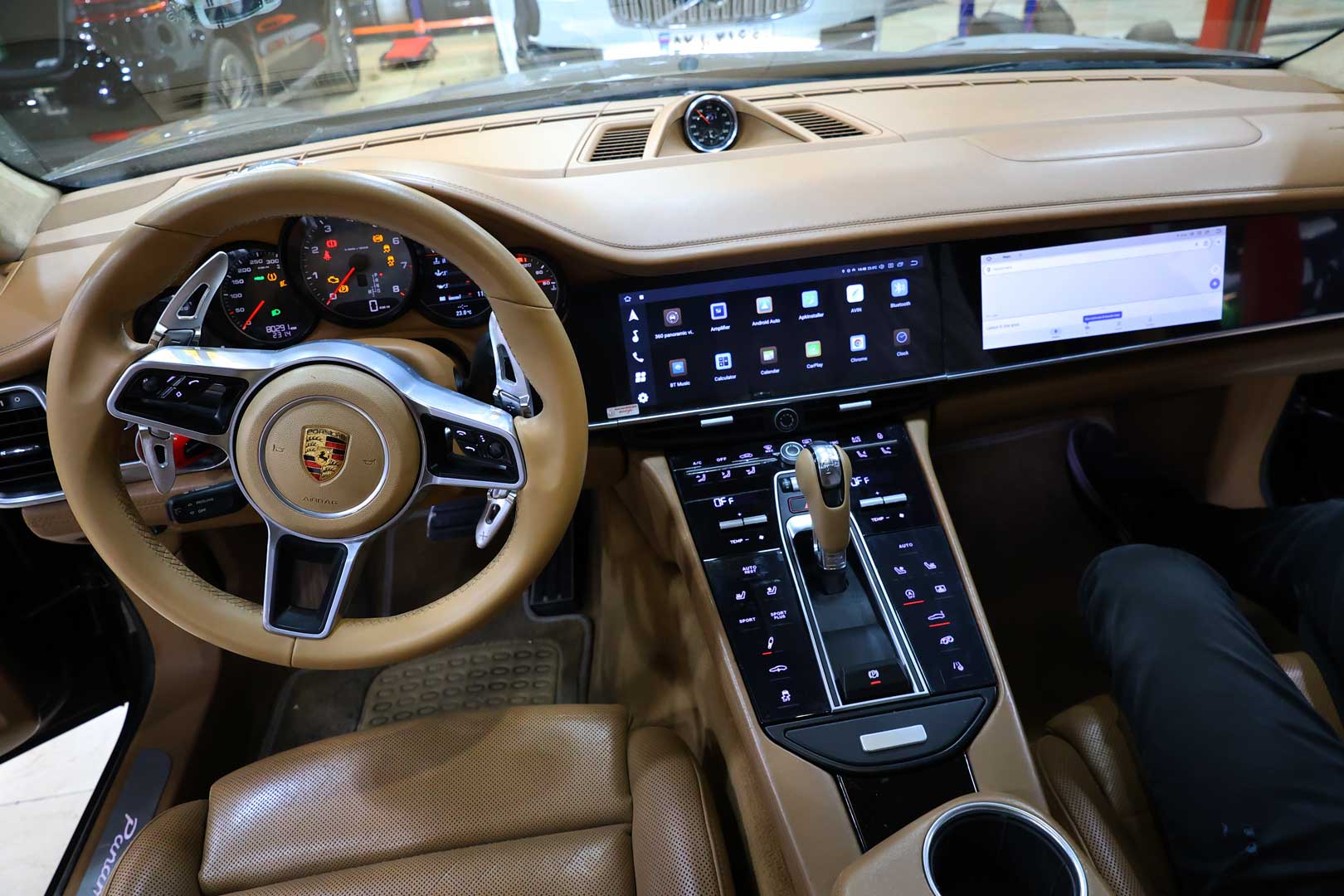 مانیتور دو تکه پورشه پانامرا مدل 2022