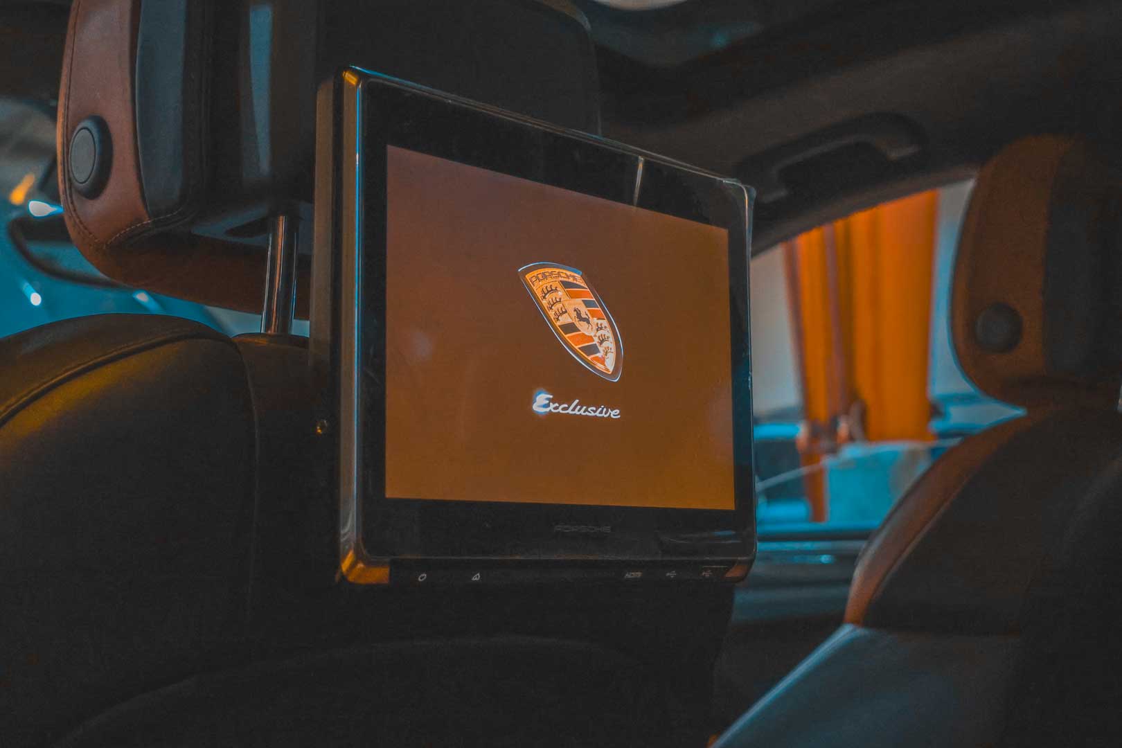 فروش مانیتور پشتسری پورشه ماکان