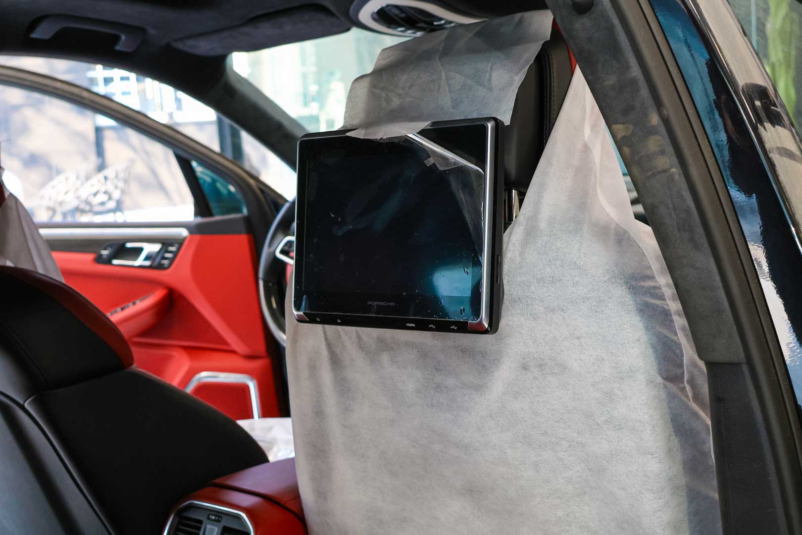 خرید آنلاین مانیتور پشتسری پورشه ماکان