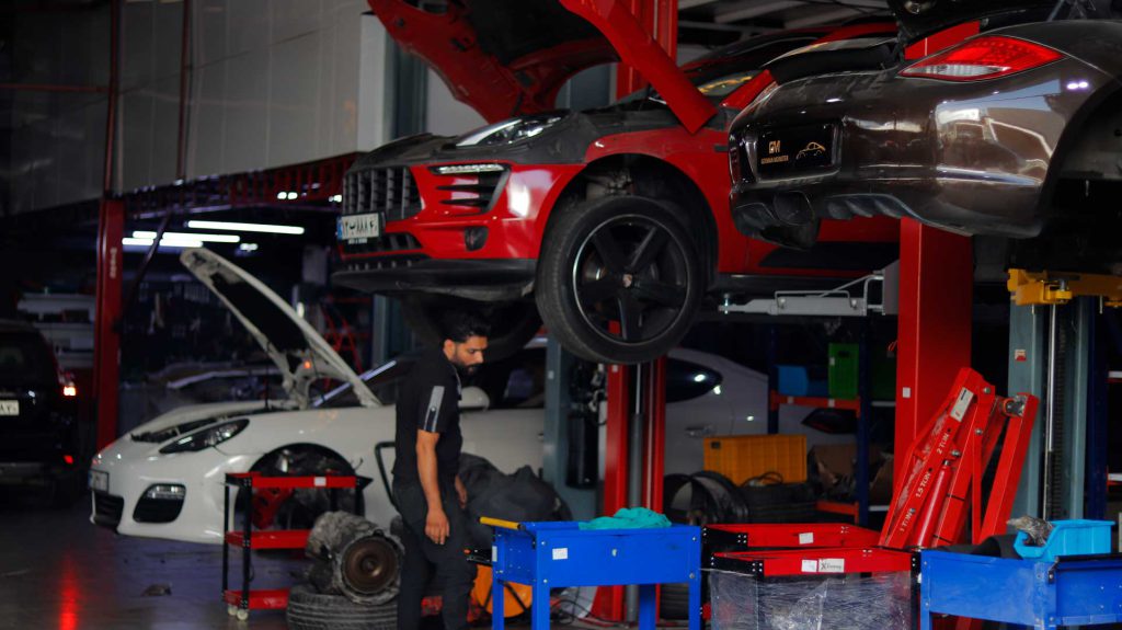 نمایندگی و تعمیرگاه پورشه هیولا المان