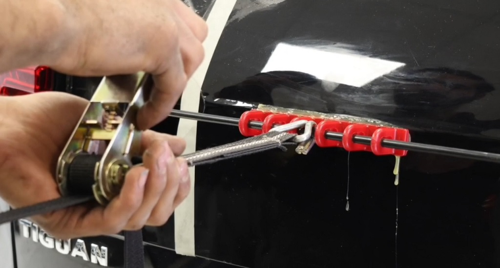 مراحل اجرای صافکاری درب صندوق تیگوان