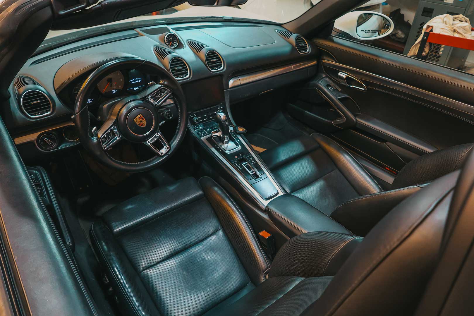 داخل کابین پورشه