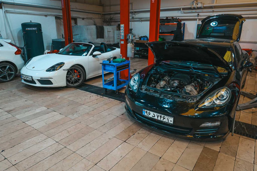 مقایسه پورشه پانامرا و باکستر