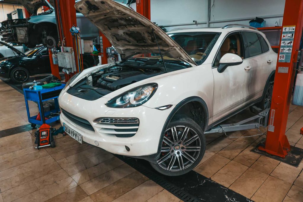 تعویض به موقع روغن موتور پورشه