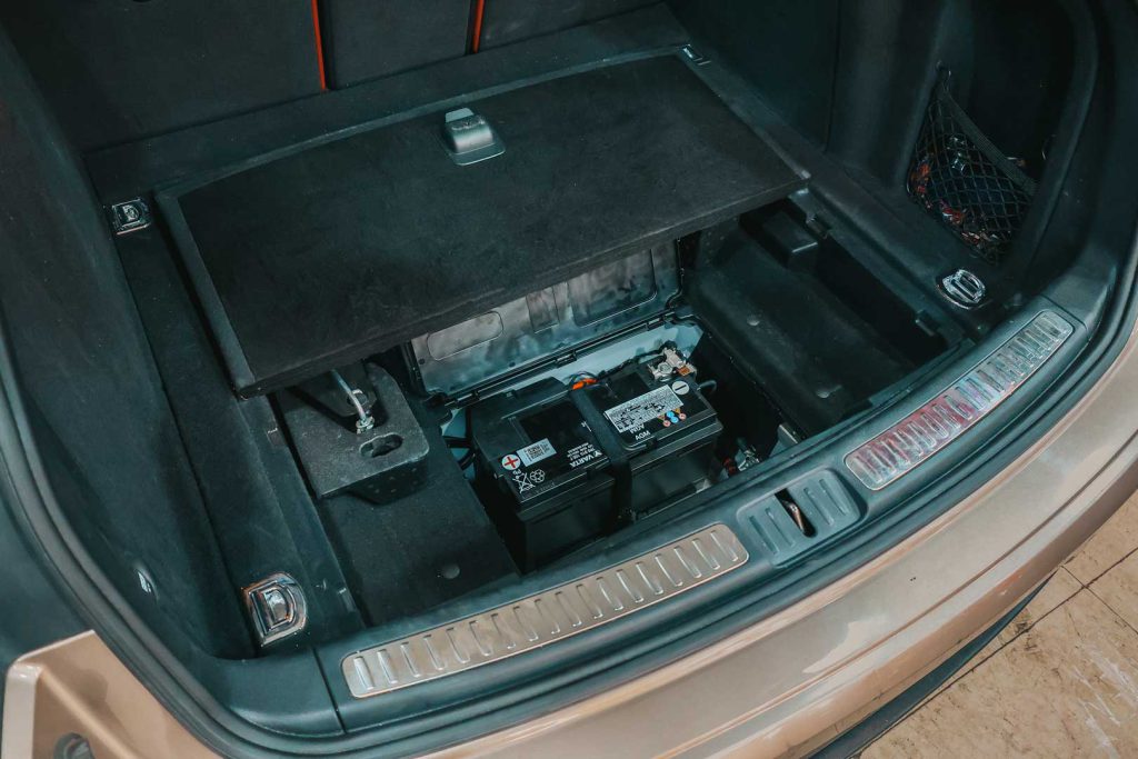 نگهداری از باتری پورشه