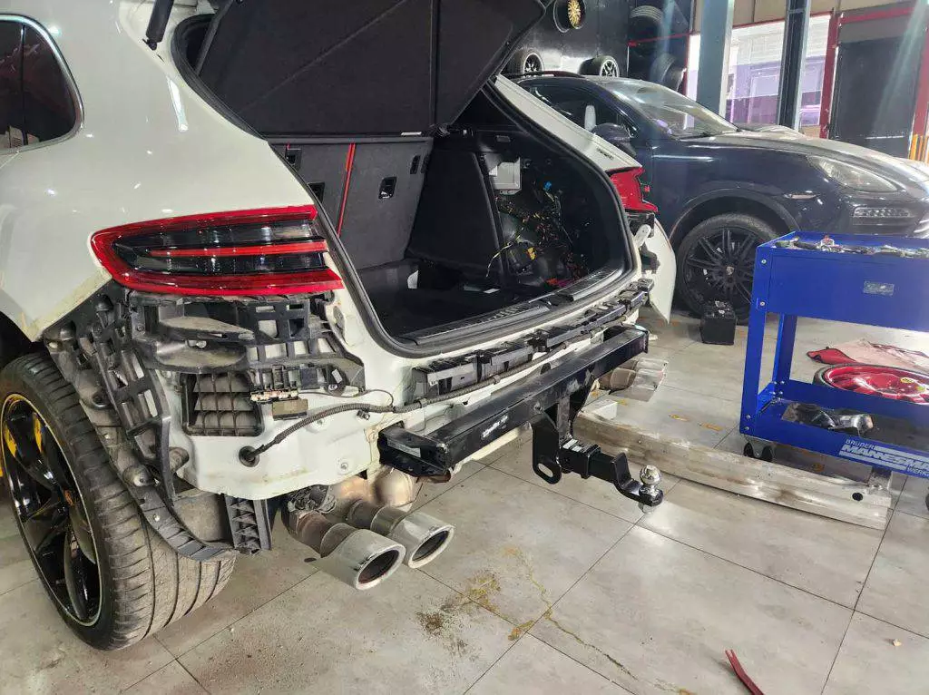 تعمیرات پورشه در شهر مشهد