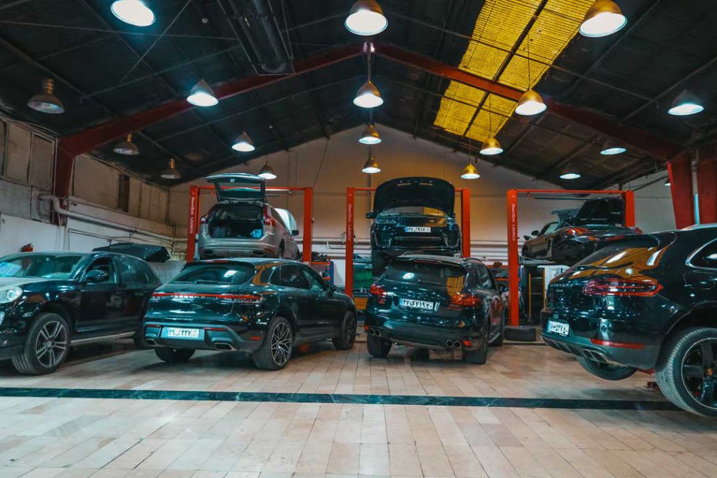 تعمیرگاه پورشه کاین در قم