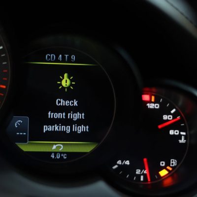 ارور چراغ پارک جلو در پورشه